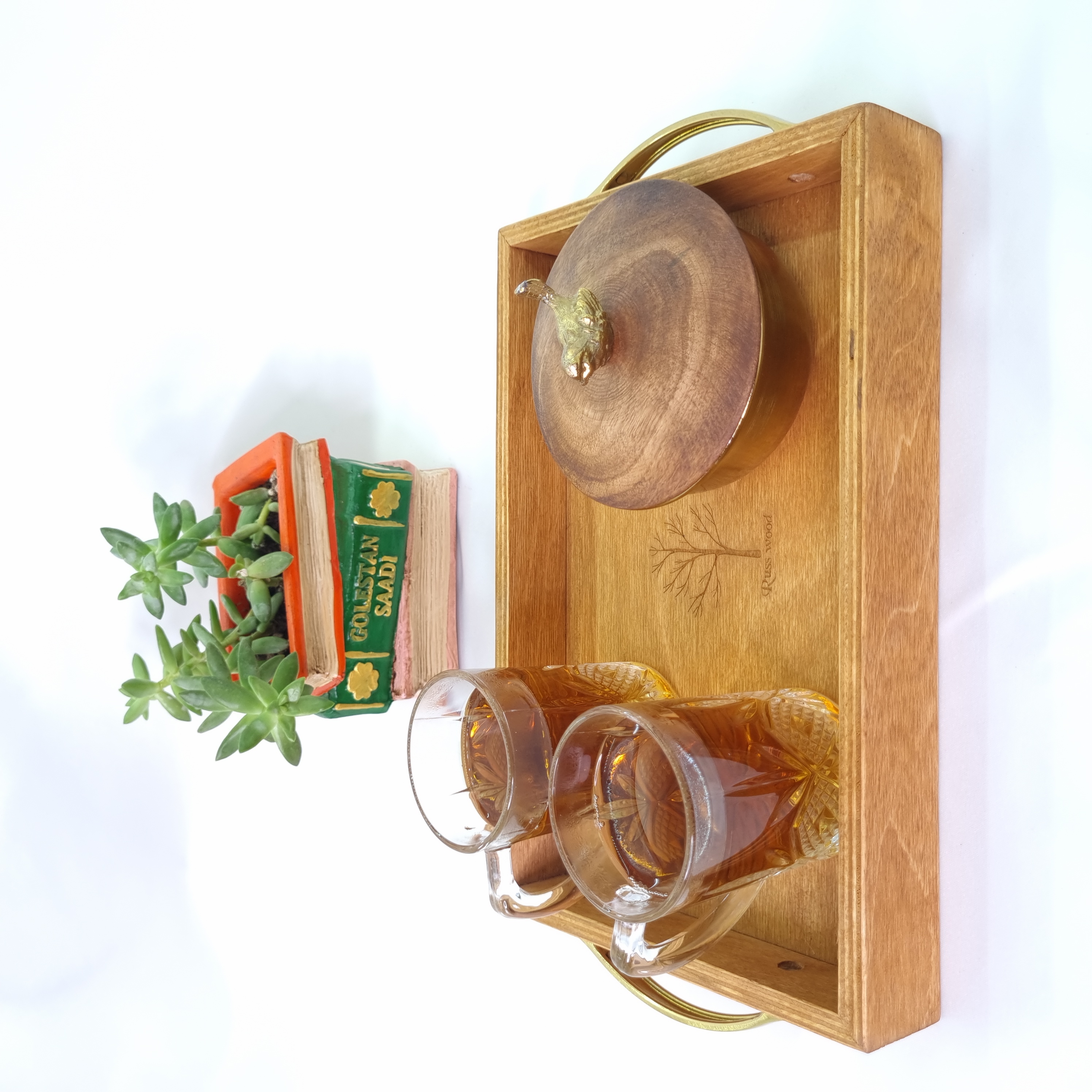سینی پذیرایی چوب روس دسته طلایی
